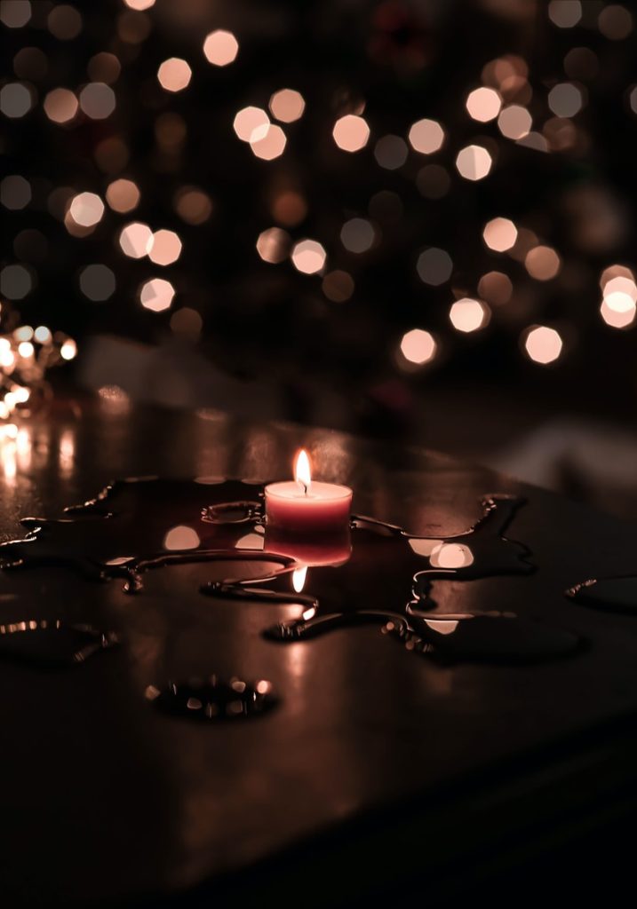 candle light as romantic gifts