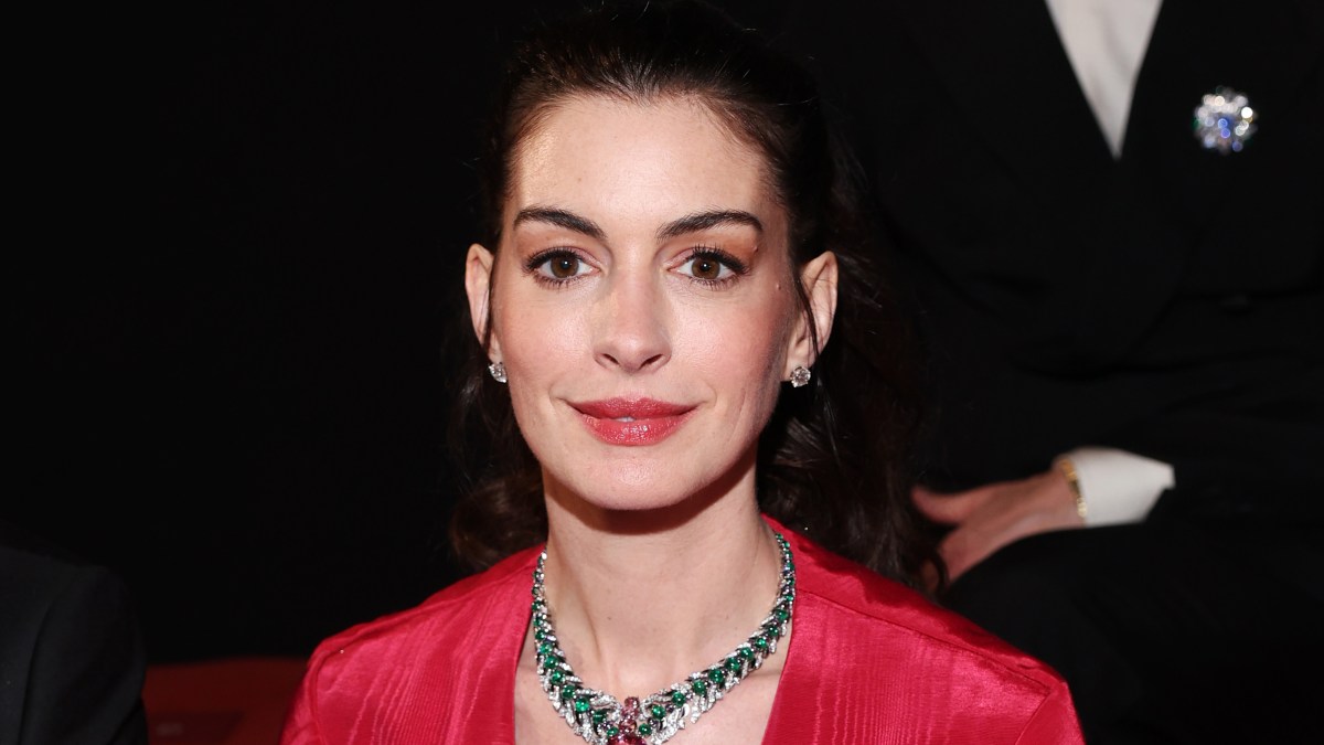 Anne Hathaway Just Convinced Us to Try This Controversial Pants Trend