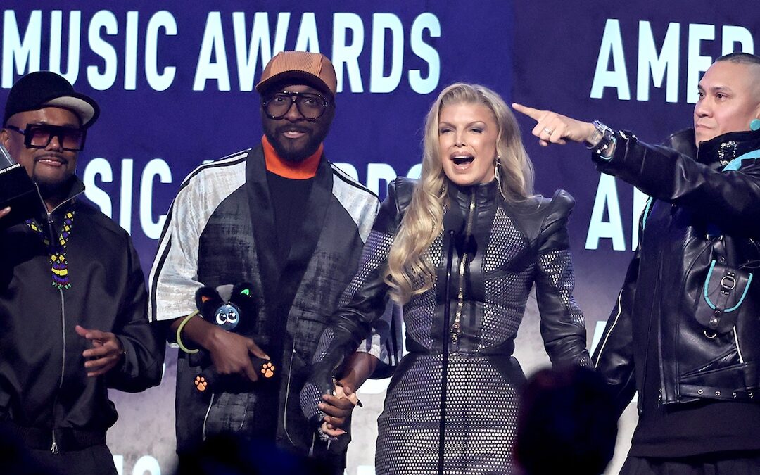 Emotional Fergie Reunites With Black Eyed Peas ‘Brothers’ at AMAs 2026