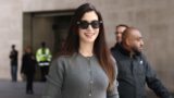Anne Hathaway’s Expensive-Looking Spring Sweater Elevates Jeans