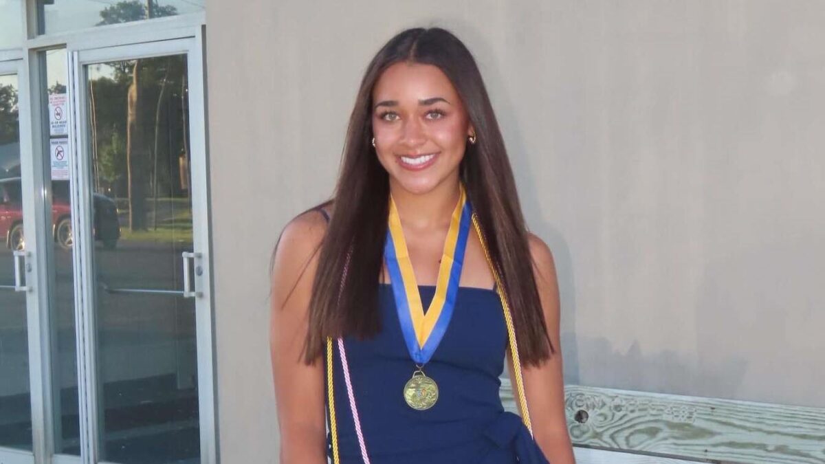 University of Toledo Pole Vaulter Eva Moran, 19, Dead After Car Accident