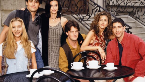 Lisa Kudrow Reveals ‘Friends’ Writers Said ‘Mean Stuff’ On Set