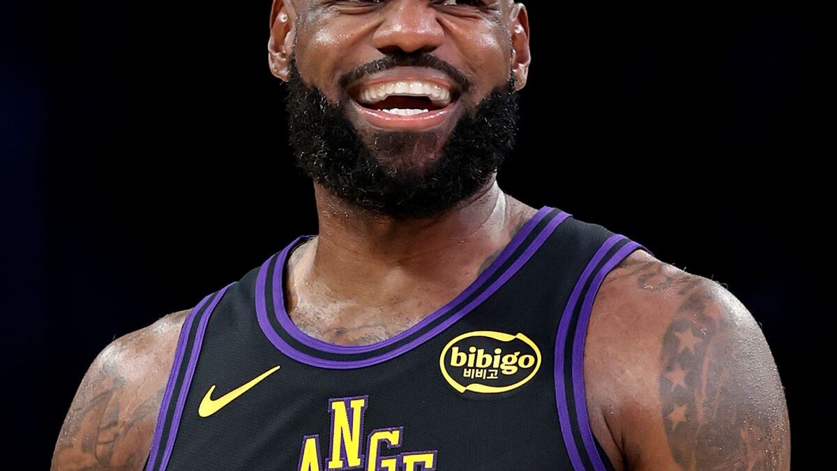 LeBron James Leaving Los Angeles Lakers After 8 Seasons