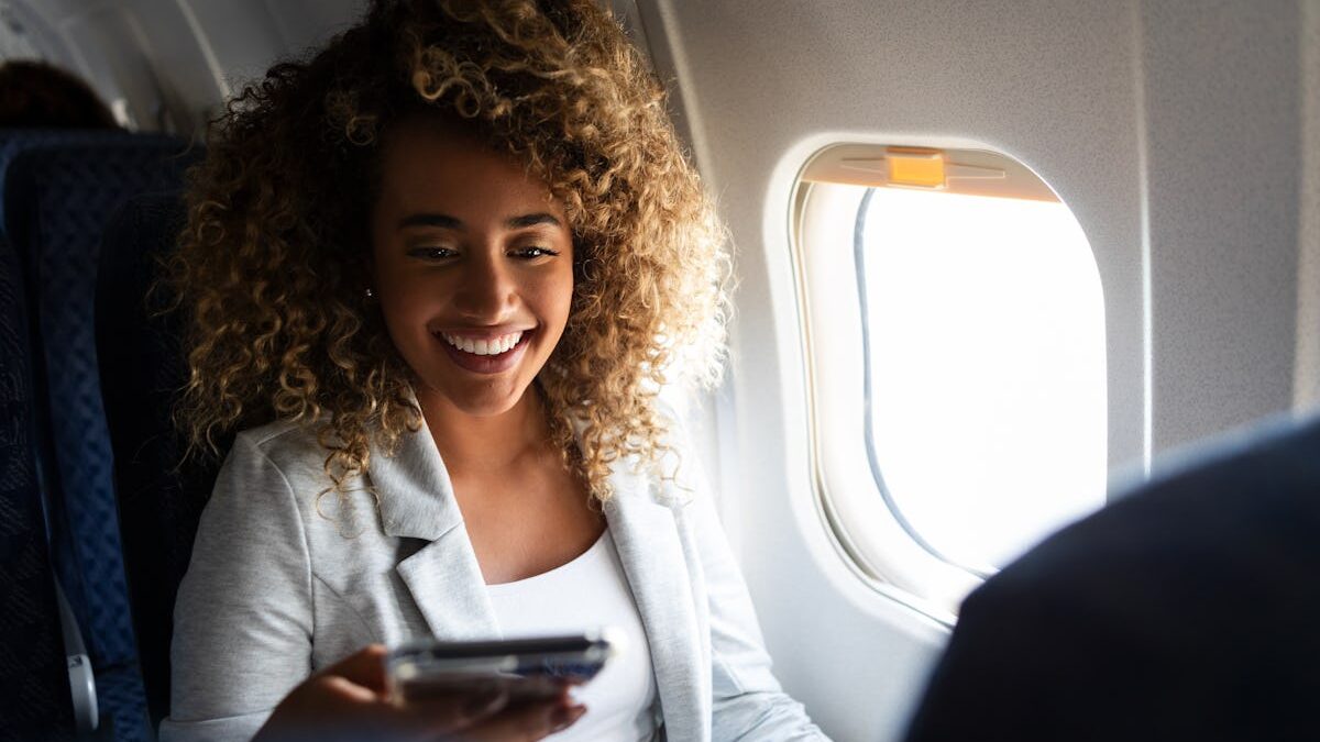 “Time Blocking” Is The Genius Way To Survive Long Flights